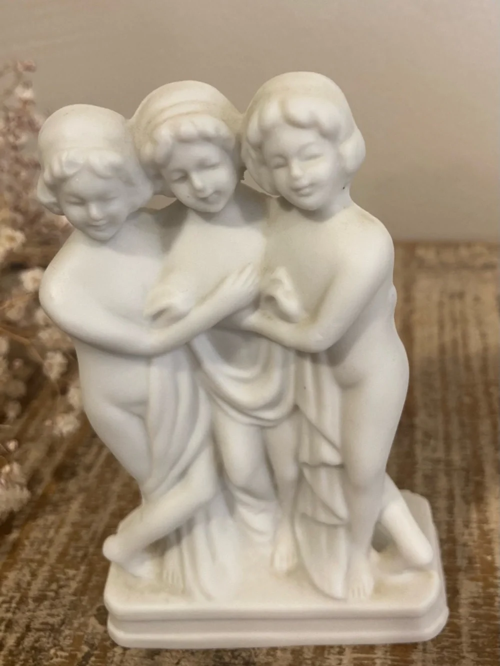 Vintage Ceramic Figure “The Three Graces" Made in Japan - Picture 7 of 11
